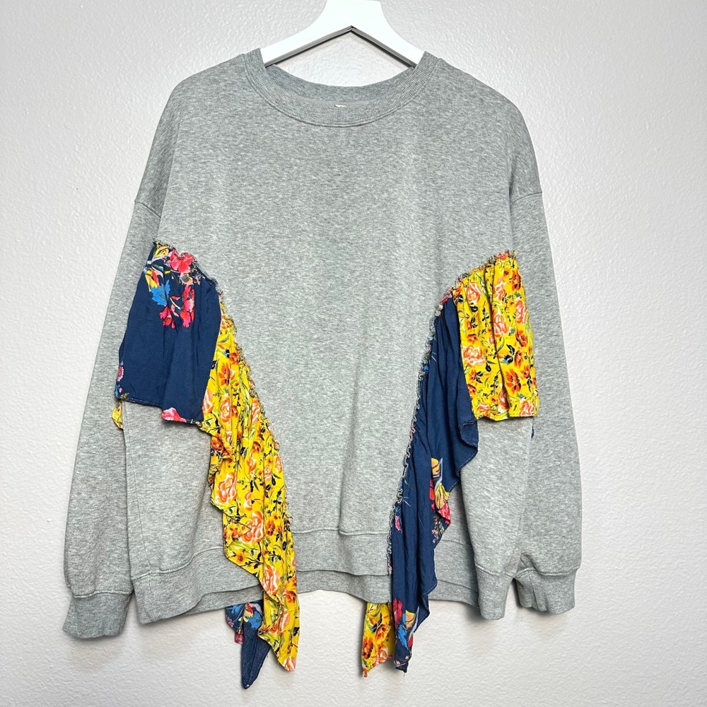 Free People She's Just Cute Mixed Floral Ruffle Sweatshirt Gray Pullover M - Picture 2 of 11
